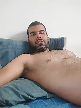 Snapshot of thom_1 chatting on May 18, 2026, 6:47 pm thom 1 online show from May 18, 2026, 6:47 pm