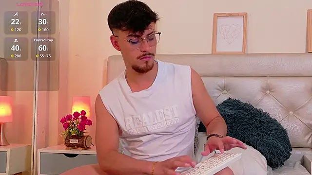 Snapshot of Aiden_Gray chatting on February 26, 2026, 8:41 pm Aiden Gray online show from February 26, 2026, 8:41 pm