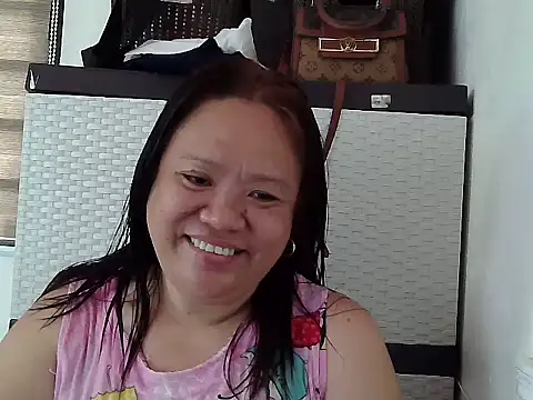 Snapshot of yummychubby29 chatting on May 14, 2026, 3:13 am yummychubby29 online show from May 14, 2026, 3:13 am