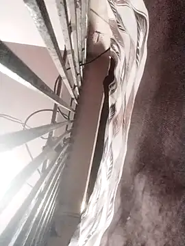 Kitti-Sharma online show from April 16, 2026, 4:02 am