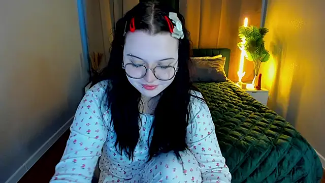 Kira G0ld online show from March 8, 2026, 1:03 am