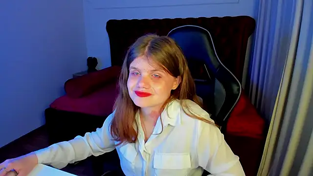 ChloeHalses online show from May 15, 2026, 5:09 pm