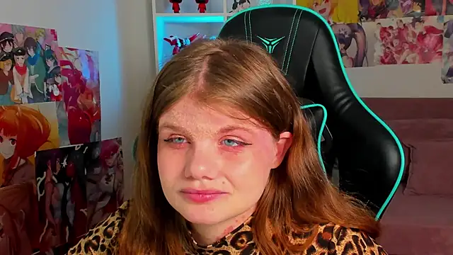 ChloeHalses online show from May 20, 2026, 5:08 pm