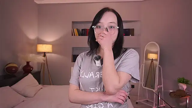 HannaHayles online show from February 3, 2026, 6:02 pm