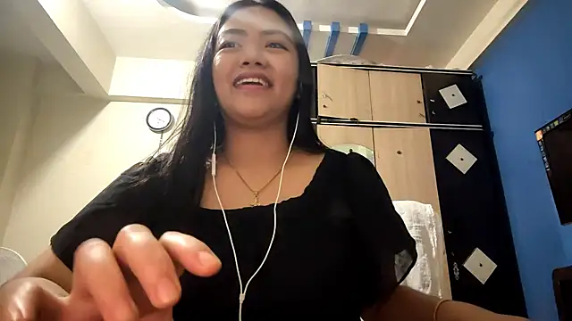 Snapshot of AntoninaDamewood chatting on February 17, 2026, 12:45 pm AntoninaDamewood online show from February 17, 2026, 12:45 pm