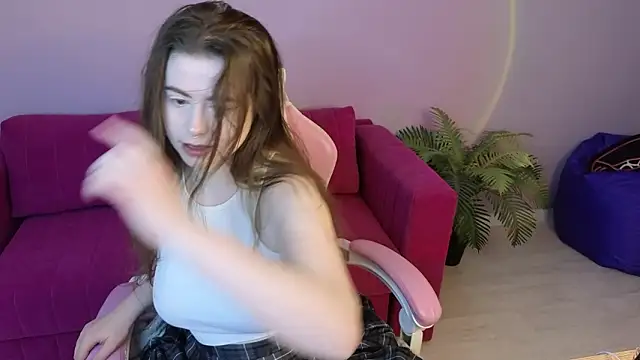 Snapshot of LovingWhisperr chatting on February 7, 2026, 1:20 am LovingWhisperr online show from February 7, 2026, 1:20 am