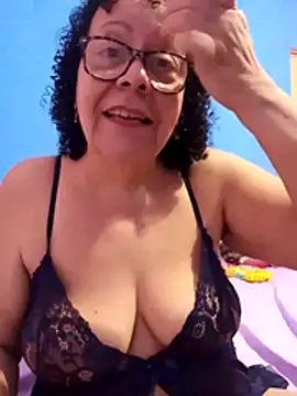 Snapshot of Luach chatting on February 3, 2026, 5:18 pm Luach online show from February 3, 2026, 5:18 pm