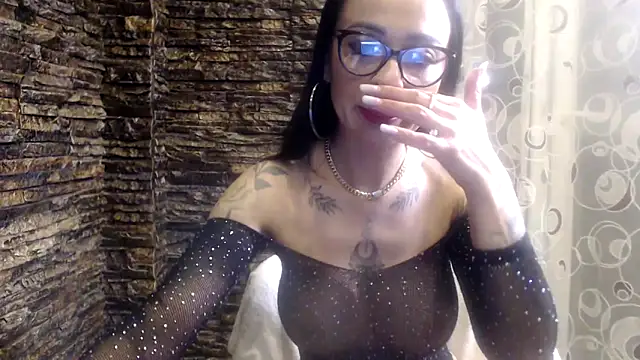 Snapshot of BrianaBloom chatting on April 19, 2026, 6:10 pm BrianaBloom online show from April 19, 2026, 6:10 pm