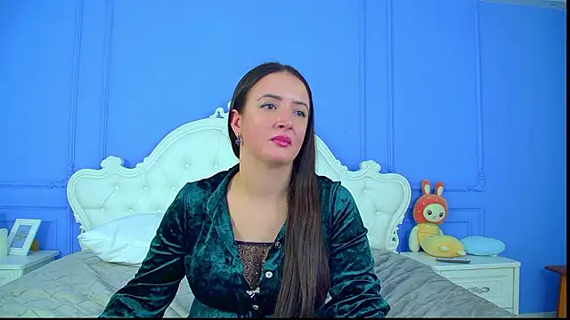 Snapshot of ElinaBellucci chatting on February 4, 2026, 7:25 am ElinaBellucci online show from February 4, 2026, 7:25 am