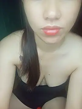 Yui-Ch1682 online show from June 14, 2026, 2:24 am
