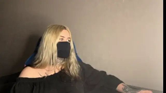 Snapshot of UnaXyling chatting on February 3, 2026, 1:27 pm UnaXyling online show from February 3, 2026, 1:27 pm