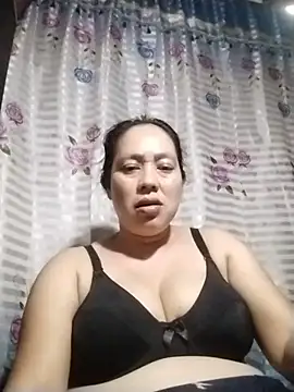 Snapshot of May_Bombs chatting on February 7, 2026, 1:31 am May Bombs online show from February 7, 2026, 1:31 am