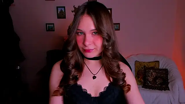 LanaLovely online show from April 27, 2026, 6:22 am