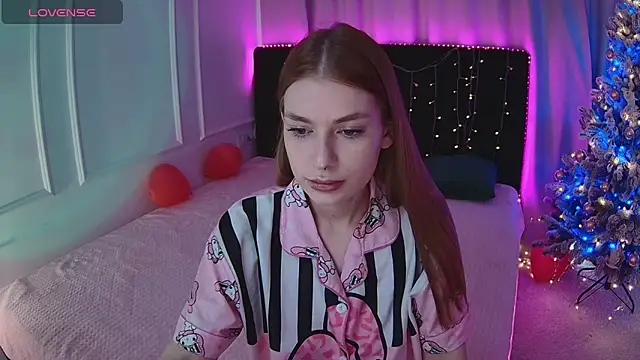 Snapshot of Alisa_Wood chatting on February 19, 2026, 3:19 pm Alisa Wood online show from February 19, 2026, 3:19 pm