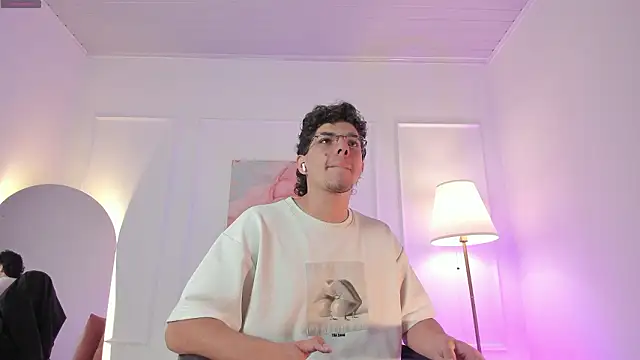 Snapshot of Axel_Creed chatting on February 18, 2026, 1:56 am Axel Creed online show from February 18, 2026, 1:56 am