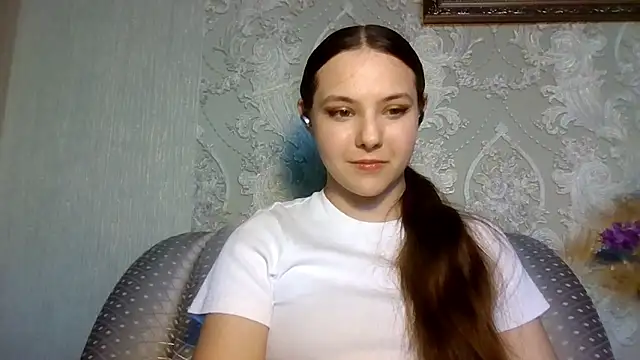 Snapshot of YuniNeko chatting on March 29, 2026, 2:06 pm YuniNeko online show from March 29, 2026, 2:06 pm