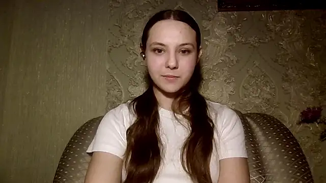 Snapshot of YuniNeko chatting on April 11, 2026, 5:17 pm YuniNeko online show from April 11, 2026, 5:17 pm