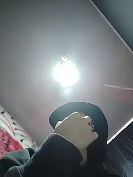 Snapshot of CharlotteKravizz chatting on February 25, 2026, 5:44 pm CharlotteKravizz online show from February 25, 2026, 5:44 pm