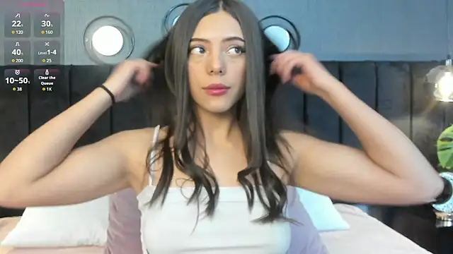 Snapshot of Sophi_rae chatting on February 17, 2026, 8:15 pm Sophi rae online show from February 17, 2026, 8:15 pm