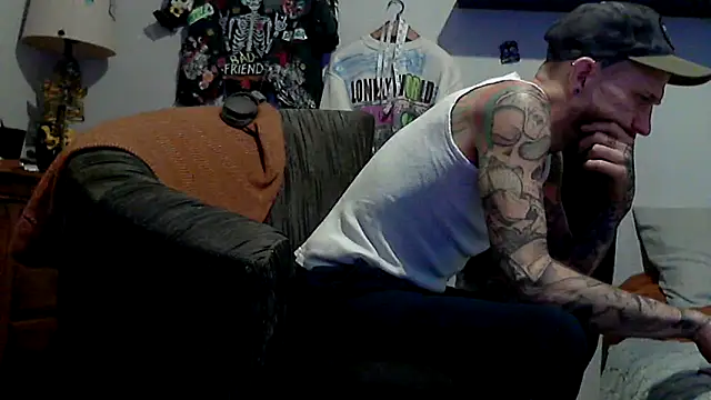 Snapshot of F_D_R_ chatting on February 4, 2026, 9:09 pm F D R online show from February 4, 2026, 9:09 pm