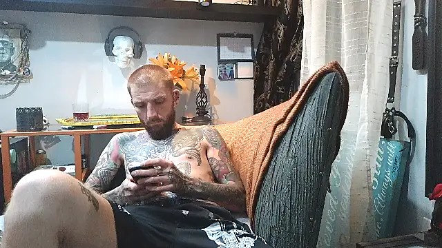 Snapshot of F_D_R_ chatting on May 21, 2026, 7:48 am F D R online show from May 21, 2026, 7:48 am