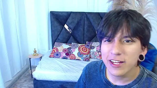 Snapshot of nikoo_18 chatting on February 24, 2026, 1:42 pm nikoo 18 online show from February 24, 2026, 1:42 pm