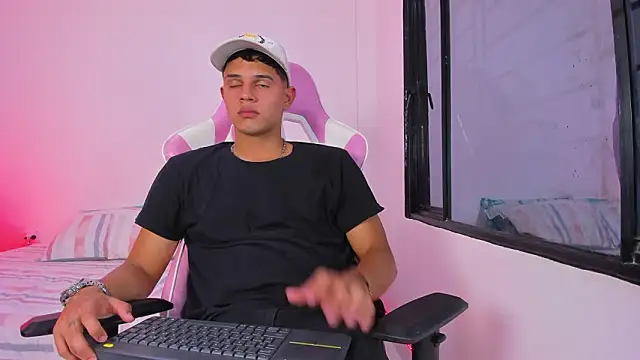 Snapshot of Adrian_Prime_ chatting on February 5, 2026, 6:56 pm Adrian Prime online show from February 5, 2026, 6:56 pm