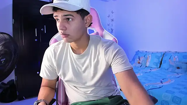 Snapshot of Adrian_Prime_ chatting on February 25, 2026, 8:07 pm Adrian Prime online show from February 25, 2026, 8:07 pm