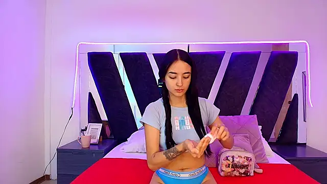 Snapshot of sophia_love__ chatting on February 26, 2026, 2:05 pm sophia love online show from February 26, 2026, 2:05 pm