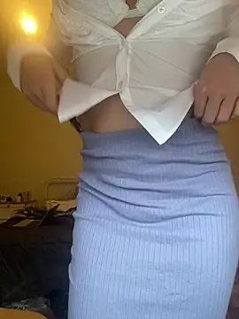 Snapshot of kadycatxx chatting on February 17, 2026, 4:24 pm kadycatxx online show from February 17, 2026, 4:24 pm