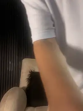 ARON LUXX online show from February 12, 2026, 3:01 am