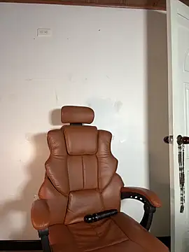 Snapshot of ARON_LUXX chatting on March 10, 2026, 3:11 am ARON LUXX online show from March 10, 2026, 3:11 am