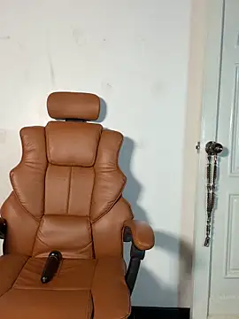 Snapshot of ARON_LUXX chatting on March 12, 2026, 3:01 am ARON LUXX online show from March 12, 2026, 3:01 am