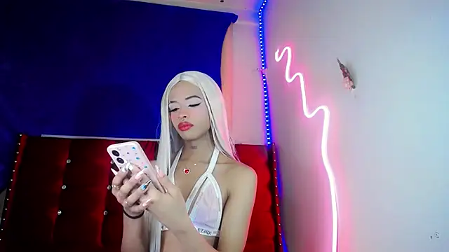 DahliaGill online show from April 9, 2026, 12:43 am