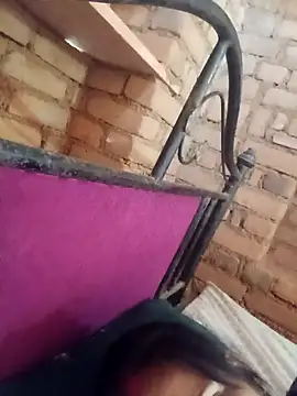 Snapshot of Hot_ree64 chatting on March 1, 2026, 9:33 am Hot ree64 online show from March 1, 2026, 9:33 am