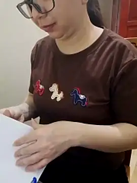 LiilyZi online show from March 27, 2026, 1:44 am