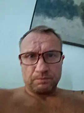 Snapshot of Tommyzzzzzz chatting on July 9, 2026, 4:27 am Tommyzzzzzz online show from July 9, 2026, 4:27 am