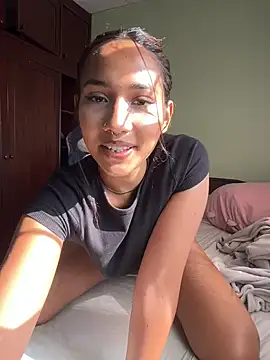 lyla luv online show from March 26, 2026, 9:04 am