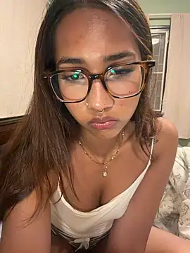 Snapshot of lyla_luv chatting on June 12, 2026, 6:07 pm lyla luv online show from June 12, 2026, 6:07 pm