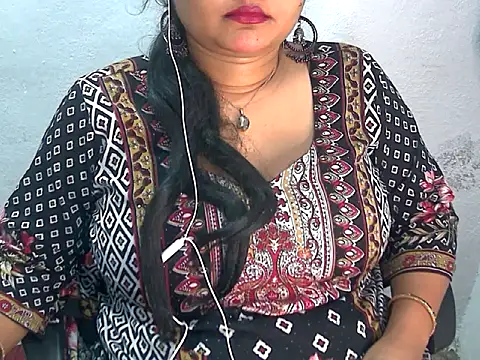Snapshot of Saniya_K2 chatting on May 8, 2026, 4:56 pm Saniya K2 online show from May 8, 2026, 4:56 pm