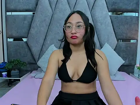 Snapshot of Mila_Nova_ chatting on March 2, 2026, 12:01 pm Mila Nova online show from March 2, 2026, 12:01 pm