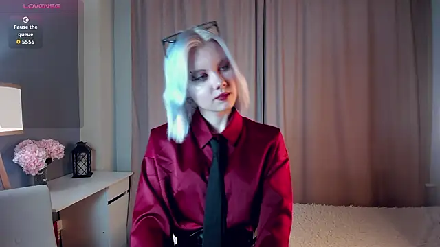 GoldenLenarz online show from March 13, 2026, 11:06 am