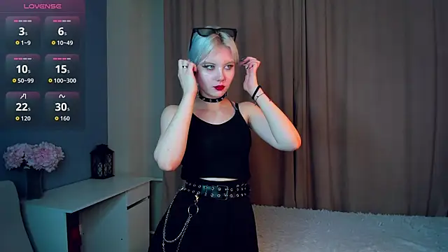 GoldenLenarz online show from April 6, 2026, 11:11 am