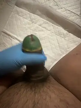 Snapshot of francis-330 chatting on April 16, 2026, 1:01 pm francis-330 online show from April 16, 2026, 1:01 pm