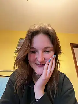 ViviLuu online show from April 8, 2026, 5:24 pm