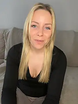 emily-becker22 online show from February 24, 2026, 10:35 am