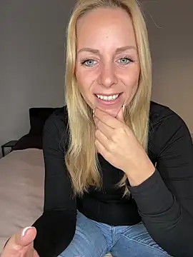 Snapshot of emily-becker22 chatting on April 23, 2026, 3:36 pm emily-becker22 online show from April 23, 2026, 3:36 pm