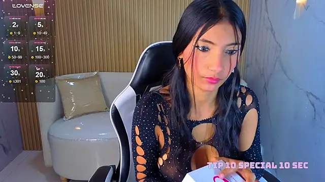 Perla Moon Tx online show from February 11, 2026, 12:32 pm