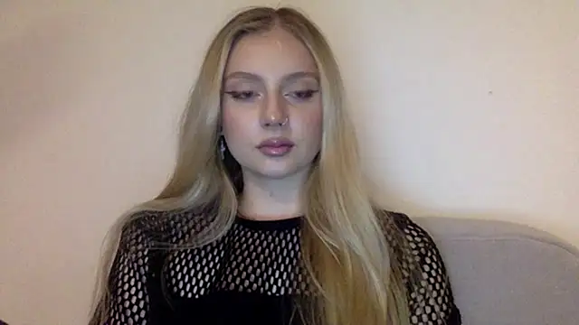 Snapshot of MayaWetDream chatting on February 25, 2026, 8:40 pm MayaWetDream online show from February 25, 2026, 8:40 pm