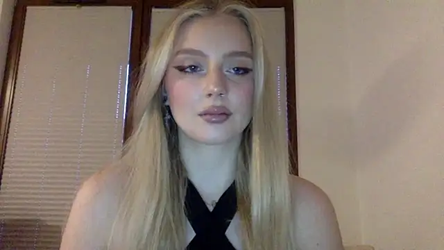 MayaWetDream online show from April 12, 2026, 5:29 pm